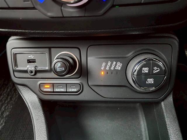 ジープ・レネゲード4xe リミテッド 4xe 純正ナビ バックカメラ ルーフレール ブラインドスポットモニター 前席パワーシート 前席シートヒーター ステアリングヒーター ドラレコ ETC2.0 クルーズコントロール ヒルディセントコントロール(8枚目)