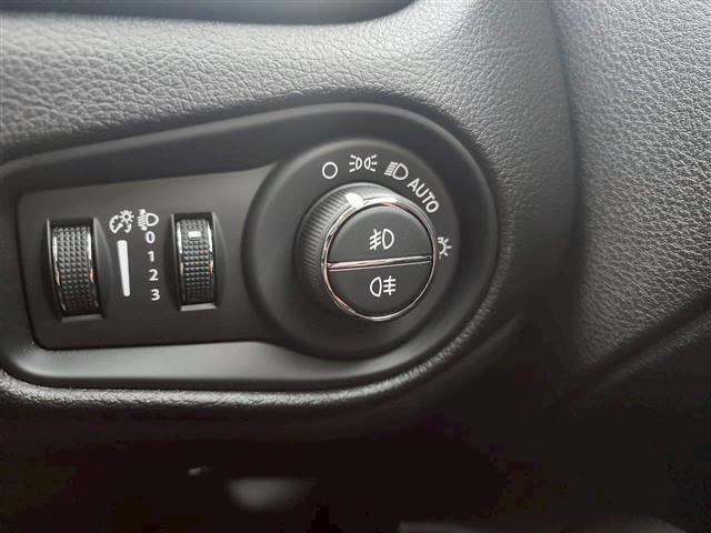 ジープ・レネゲード4xe リミテッド 4xe 純正ナビ バックカメラ ルーフレール ブラインドスポットモニター 前席パワーシート 前席シートヒーター ステアリングヒーター ドラレコ ETC2.0 クルーズコントロール ヒルディセントコントロール(16枚目)