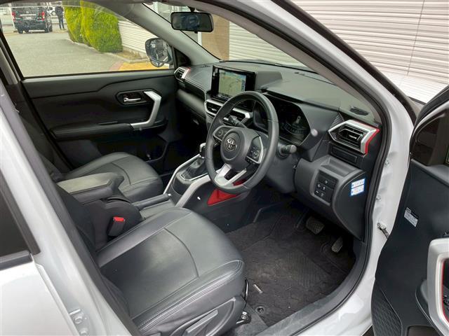 ライズ Ｚ　社外メモリーナビ　フルエアロ　フロント・リヤフォグライト　ステアリングリモコン　電動格納ミラー　クラッツィオシートカバー　マフラーカッター（20枚目）