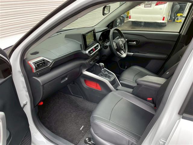 ライズ Ｚ　社外メモリーナビ　フルエアロ　フロント・リヤフォグライト　ステアリングリモコン　電動格納ミラー　クラッツィオシートカバー　マフラーカッター（22枚目）