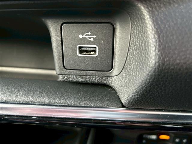 ヴェゼル e:HEV Z 純正9インチナビ フルセグTV バックカメラ ワイヤレス充電 ステアリングヒーター シートヒーター レーダークルーズコントロール ETC2.0 衝突軽減ブレーキ レーンキープアシスト BSM(13枚目)