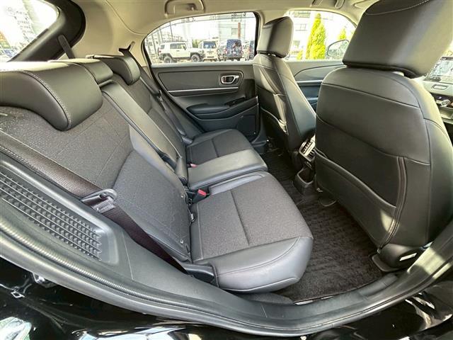 ヴェゼル e:HEV Z 純正9インチナビ フルセグTV バックカメラ ワイヤレス充電 ステアリングヒーター シートヒーター レーダークルーズコントロール ETC2.0 衝突軽減ブレーキ レーンキープアシスト BSM(22枚目)