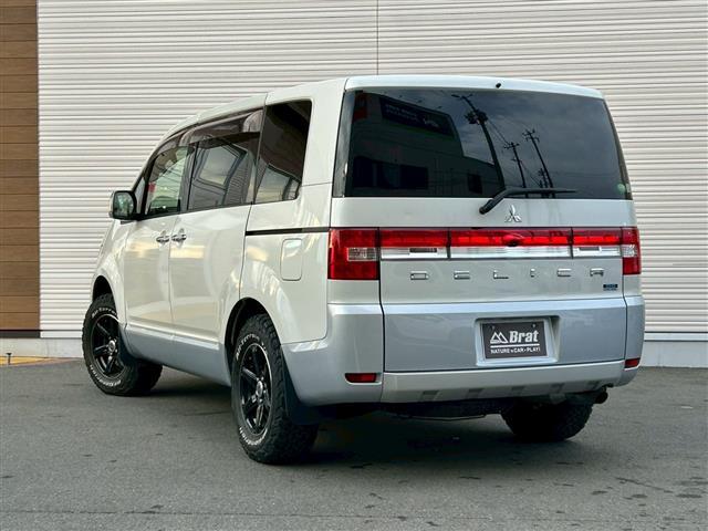 デリカＤ：５ Ｄ　プレミアム　パドルシフト　シートヒーター　純正ＳＤナビ　後席モニター　オートライト　４ＷＤ　両側パワースライドドア　電動リアゲート　サブバッテリー　バック・サイド・フロントカメラ　純正フロアマット　シートカバー（32枚目）