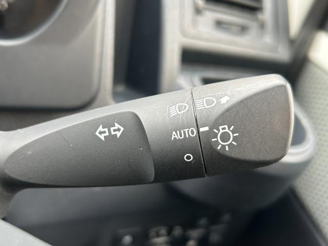 タウンエースバン ＧＬ　前後ドラレコ　衝突被害軽減ブレーキ　シートカバー　ＥＴＣ　ナビ　Ｂｌｕｅｔｏｏｔｈ／ＣＤ／ＴＶ　電格ミラー　ＬＥＤヘッドライト　ハーフレザーシート　アイドリングストップ（12枚目）