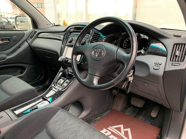 FOUR 4WD 5名乗 走行距離4.0万km 純正エンジンスターター 純正HDDナビ(CD、DVD、MD、FM/AM) 純正フロアマット ETC ルーフレール キーレス スペアキー 純正アルミホイール付き(31枚目)
