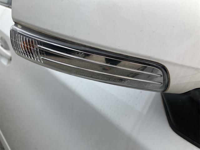 プリウス Ｓ　ハイブリッド　オートライト　ＨＩＤ　スマートキー　電動格納ミラー　ＣＶＴ　盗難防止システム　衝突安全ボディ　アルミホイール　ＡＢＳ　エアコン　パワーステアリング　パワーウィンドウ（22枚目）