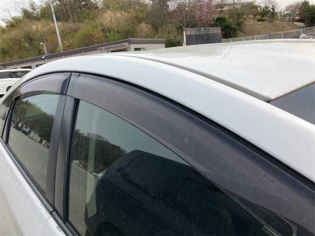 プリウス Ｓ　ハイブリッド　オートライト　ＨＩＤ　スマートキー　電動格納ミラー　ＣＶＴ　盗難防止システム　衝突安全ボディ　アルミホイール　ＡＢＳ　エアコン　パワーステアリング　パワーウィンドウ（23枚目）