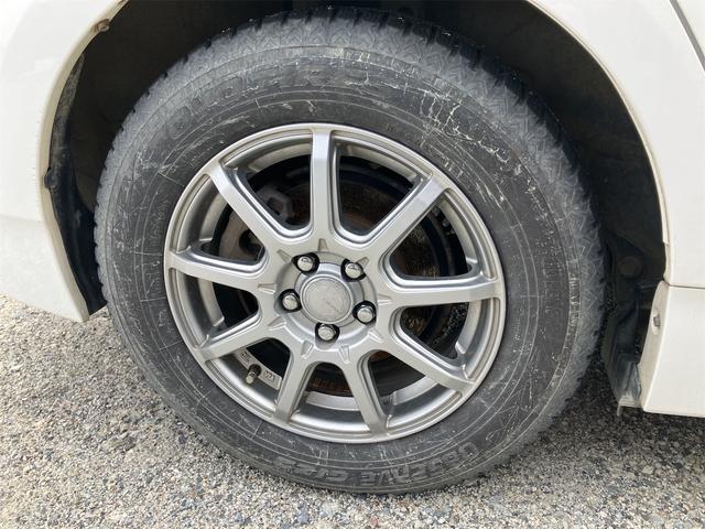 プリウス Ｓ　ハイブリッド　オートライト　ＨＩＤ　スマートキー　電動格納ミラー　ＣＶＴ　盗難防止システム　衝突安全ボディ　アルミホイール　ＡＢＳ　エアコン　パワーステアリング　パワーウィンドウ（24枚目）
