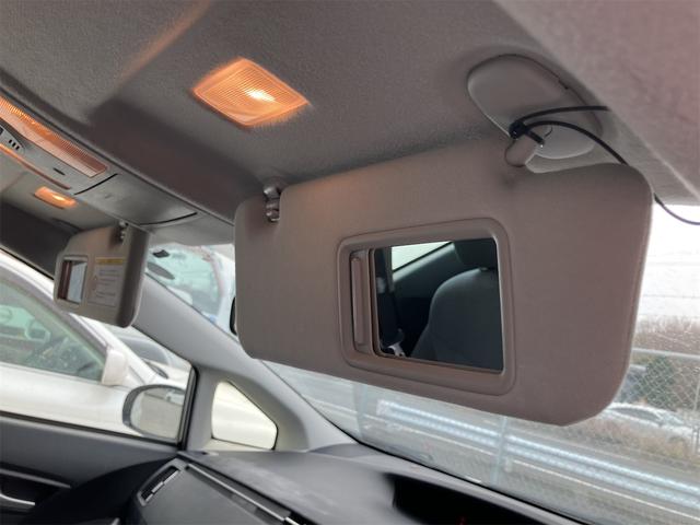 プリウス Ｓ　ハイブリッド　オートライト　ＨＩＤ　スマートキー　電動格納ミラー　ＣＶＴ　盗難防止システム　衝突安全ボディ　アルミホイール　ＡＢＳ　エアコン　パワーステアリング　パワーウィンドウ（35枚目）