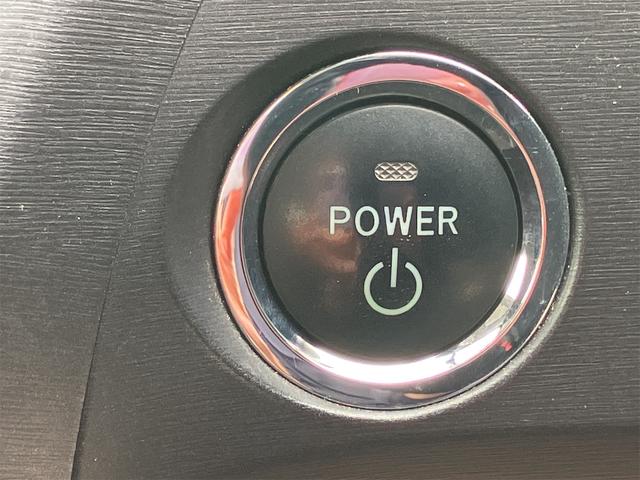 プリウス Ｌ　ハイブリッド　ドライブレコーダー　オートライト　スマートキー　電動格納ミラー　ＣＶＴ　盗難防止システム　衝突安全ボディ　アルミホイール　ミュージックプレイヤー接続可　ＡＢＳ　ＥＳＣ　エアコン（5枚目）