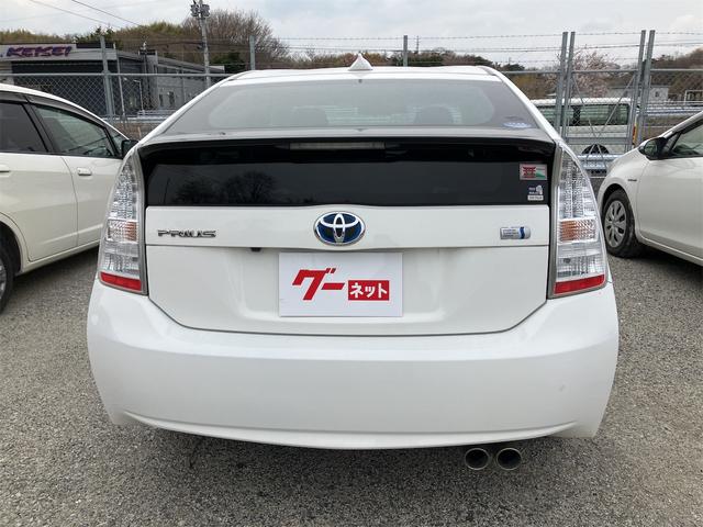 プリウス Ｌ　ハイブリッド　ドライブレコーダー　オートライト　スマートキー　電動格納ミラー　ＣＶＴ　盗難防止システム　衝突安全ボディ　アルミホイール　ミュージックプレイヤー接続可　ＡＢＳ　ＥＳＣ　エアコン（15枚目）