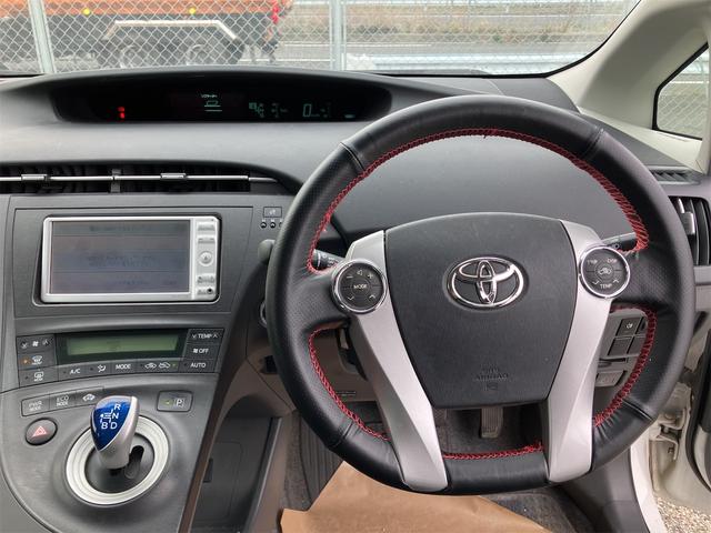 プリウス Ｌ　ハイブリッド　ドライブレコーダー　オートライト　スマートキー　電動格納ミラー　ＣＶＴ　盗難防止システム　衝突安全ボディ　アルミホイール　ミュージックプレイヤー接続可　ＡＢＳ　ＥＳＣ　エアコン（29枚目）
