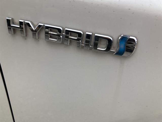 プリウス Ｓ　ハイブリッド　ＥＴＣ　バックカメラ　ナビ　ＴＶ　スマートキー　電動格納ミラー　ＣＶＴ　盗難防止システム　衝突安全ボディ　アルミホイール　ＣＤ　ＵＳＢ　ＡＢＳ　ＥＳＣ　エアコン　パワーステアリング（21枚目）