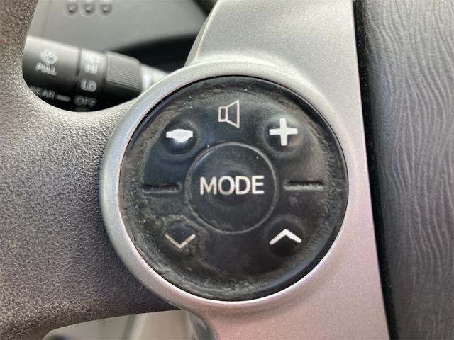 プリウス Ｓ　ハイブリッド　ＥＴＣ　バックカメラ　ナビ　ＴＶ　スマートキー　電動格納ミラー　ＣＶＴ　盗難防止システム　衝突安全ボディ　アルミホイール　ＣＤ　ＵＳＢ　ＡＢＳ　ＥＳＣ　エアコン　パワーステアリング（29枚目）