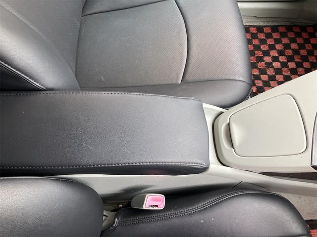 プリウス Ｓ　ハイブリッド　ＥＴＣ　バックカメラ　ナビ　ＴＶ　スマートキー　電動格納ミラー　ＣＶＴ　盗難防止システム　衝突安全ボディ　アルミホイール　ＣＤ　ＵＳＢ　ＡＢＳ　ＥＳＣ　エアコン　パワーステアリング（38枚目）