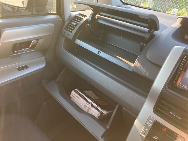 ヴォクシー ＺＳ　煌ＩＩ　ＥＴＣ　ＴＶ　両側電動スライドドア　オートライト　ＨＩＤ　スマートキー　電動格納ミラー　３列シート　ＣＶＴ　アルミホイール　ＣＤ　ＤＶＤ再生　ミュージックプレイヤー接続可　Ｂｌｕｅｔｏｏｔｈ（15枚目）