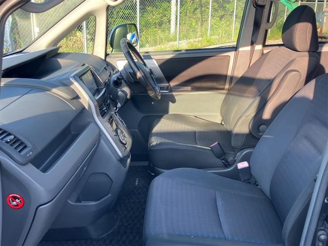 ヴォクシー ＺＳ　煌ＩＩ　ＥＴＣ　ＴＶ　両側電動スライドドア　オートライト　ＨＩＤ　スマートキー　電動格納ミラー　３列シート　ＣＶＴ　アルミホイール　ＣＤ　ＤＶＤ再生　ミュージックプレイヤー接続可　Ｂｌｕｅｔｏｏｔｈ（35枚目）