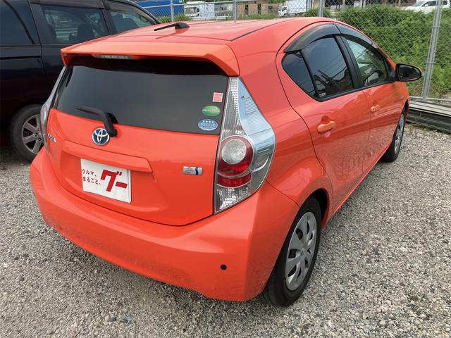 アクア Ｓ　ＥＴＣ　ナビ　ヘッドライトウォッシャー　スマートキー　アイドリングストップ　電動格納ミラー　ＣＶＴ　衝突安全ボディ　ＡＢＳ　ＥＳＣ　エアコン　パワーステアリング　パワーウィンドウ　運転席エアバッグ（17枚目）