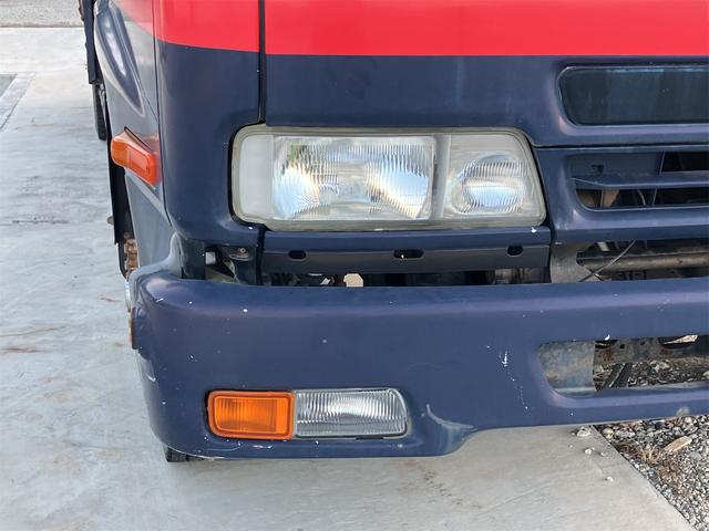 フォワード 　トラック　ＭＴ　後輪ダブル　エアコン　パワーウィンドウ　運転席エアバッグ　６速マニュアル車　ディーゼル（4枚目）