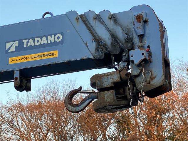 フォワード 　トラック　ＭＴ　後輪ダブル　エアコン　パワーウィンドウ　運転席エアバッグ　６速マニュアル車　ディーゼル（12枚目）