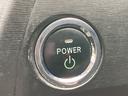 プリウス Ｓ　ハイブリッド　ＥＴＣ　バックカメラ　ナビ　ＴＶ　スマートキー　電動格納ミラー　ＣＶＴ　盗難防止システム　衝突安全ボディ　アルミホイール　ＣＤ　ＵＳＢ　ＡＢＳ　ＥＳＣ　エアコン　パワーステアリング（5枚目）