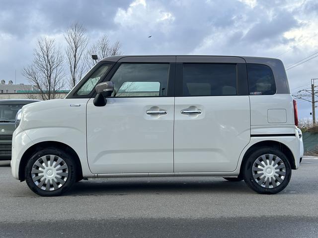 ワゴンＲスマイル ＨＹＢＲＩＤ　Ｘ　４ＷＤ　純正ナビ　全方位カメラ　コネクト　オートライト　スライドドア　純正ナビ　プッシュスタート　シートヒーター　オートエアコン　スズキセーフティーサポート　４ＷＤ　衝突被害軽減システム　アイドリングストップ　横滑り防止機能　衝突安全ボディ（5枚目）