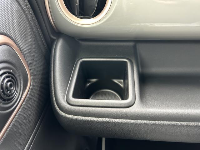 ワゴンＲスマイル ＨＹＢＲＩＤ　Ｘ　４ＷＤ　純正ナビ　全方位カメラ　コネクト　オートライト　スライドドア　純正ナビ　プッシュスタート　シートヒーター　オートエアコン　スズキセーフティーサポート　４ＷＤ　衝突被害軽減システム　アイドリングストップ　横滑り防止機能　衝突安全ボディ（52枚目）