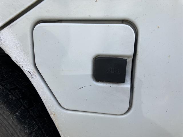 サンバートラック 4WD ダンプ MT エアコン 運転席エアバッグ(9枚目)