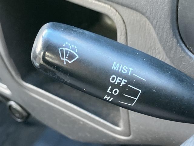 サンバートラック 4WD ダンプ MT エアコン 運転席エアバッグ(21枚目)