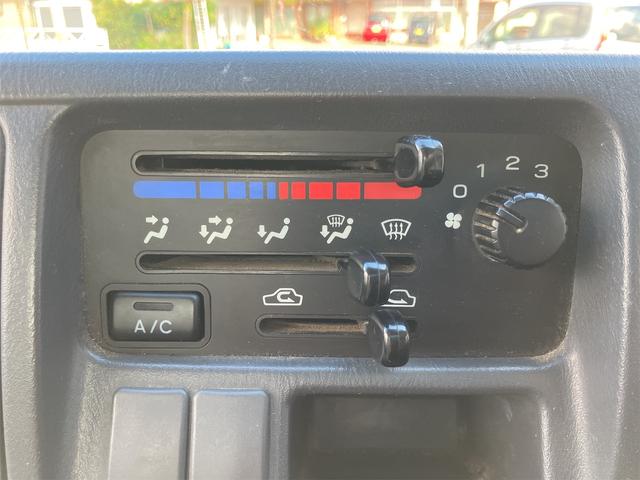 サンバートラック 4WD ダンプ MT エアコン 運転席エアバッグ(23枚目)