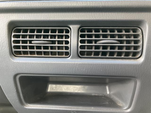 サンバートラック 4WD ダンプ MT エアコン 運転席エアバッグ(25枚目)