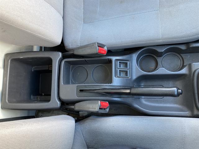 サンバートラック 4WD ダンプ MT エアコン 運転席エアバッグ(30枚目)