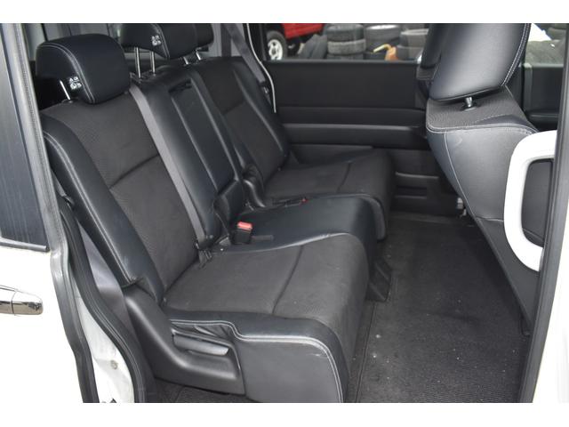 ステップワゴンスパーダ Ｚ　４ＷＤ　９インチナビ　ＴＶ　Ｂカメラ　Ｂｌｕｅｔｏｏｔｈ　両側パワスラ　ＥＴＣ（17枚目）