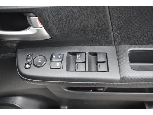 ステップワゴンスパーダ Ｚ　４ＷＤ　９インチナビ　ＴＶ　Ｂカメラ　Ｂｌｕｅｔｏｏｔｈ　両側パワスラ　ＥＴＣ（23枚目）