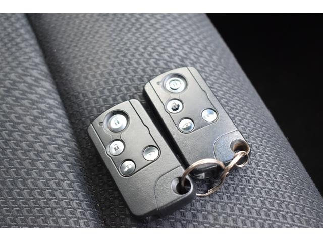 ステップワゴンスパーダ Ｚ　４ＷＤ　９インチナビ　ＴＶ　Ｂカメラ　Ｂｌｕｅｔｏｏｔｈ　両側パワスラ　ＥＴＣ（29枚目）