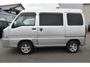 サンバーバン トランスポーター　スーパーチャージャー　５ＭＴ　４ＷＤ　社外タコメーター　キーレス　ＥＴＣ（5枚目）