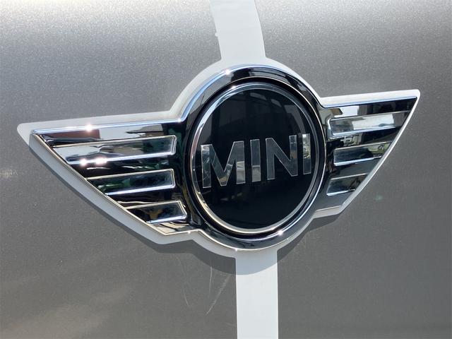 ＭＩＮＩ ワン　クロスオーバー　ＥＴＣ　バックカメラ　ナビ　ＴＶ　オートライト　アルミホイール　キーレスエントリー　電動格納ミラー　ＣＶＴ　盗難防止システム　ＣＤ　ＡＢＳ　ＥＳＣ　エアコン　パワーステアリング　パワーウィンドウ（26枚目）