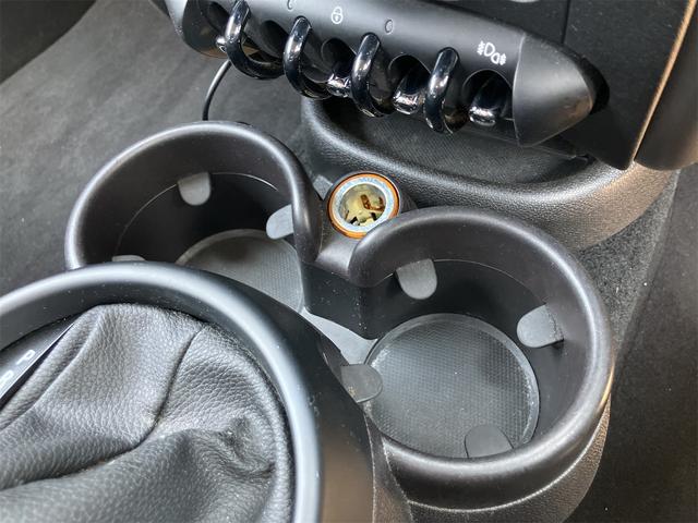 ＭＩＮＩ ワン　クロスオーバー　ＥＴＣ　バックカメラ　ナビ　ＴＶ　オートライト　アルミホイール　キーレスエントリー　電動格納ミラー　ＣＶＴ　盗難防止システム　ＣＤ　ＡＢＳ　ＥＳＣ　エアコン　パワーステアリング　パワーウィンドウ（33枚目）