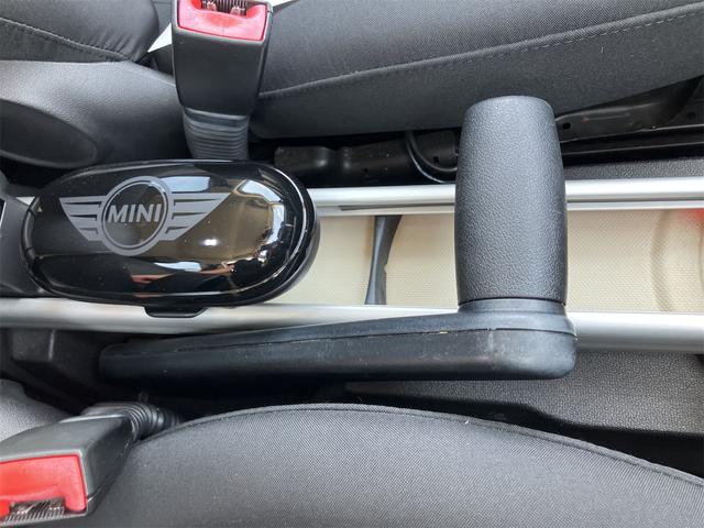 ＭＩＮＩ ワン　クロスオーバー　ＥＴＣ　バックカメラ　ナビ　ＴＶ　オートライト　アルミホイール　キーレスエントリー　電動格納ミラー　ＣＶＴ　盗難防止システム　ＣＤ　ＡＢＳ　ＥＳＣ　エアコン　パワーステアリング　パワーウィンドウ（34枚目）