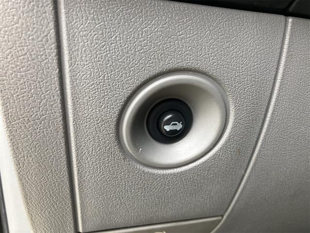 クライスラー・３００ ３００Ｃ　カロッツェリアＨＤＤナビ　フルセグＴＶ　サンルーフ　ＥＴＣ　２２インチアルミホイール　パワーシート　社外車高調　ＨＩＤ（28枚目）