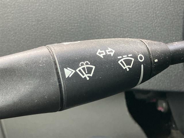 クライスラー・３００ ３００Ｃ　カロッツェリアＨＤＤナビ　フルセグＴＶ　サンルーフ　ＥＴＣ　２２インチアルミホイール　パワーシート　社外車高調　ＨＩＤ（32枚目）
