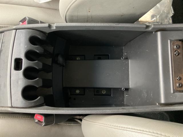 クライスラー・３００ ３００Ｃ　カロッツェリアＨＤＤナビ　フルセグＴＶ　サンルーフ　ＥＴＣ　２２インチアルミホイール　パワーシート　社外車高調　ＨＩＤ（39枚目）