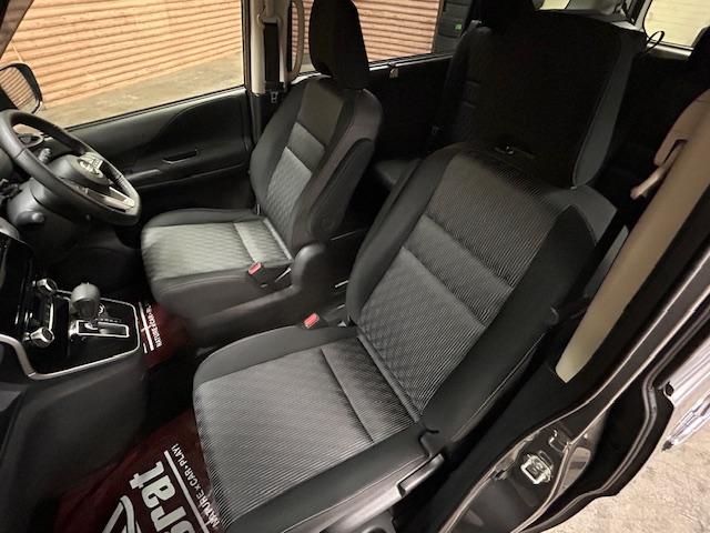 セレナ ハイウェイスターＶ　４ＷＤ　純正ワイドナビ　アラウンドビューモニター　後席モニター　両側電動スライドドア　レーダークルーズ　前席シートヒーター　ハンドルヒーター　ＬＥＤヘッドライト　純正１５インチアルミホイール（28枚目）