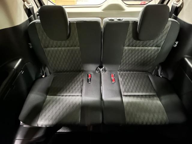セレナ ハイウェイスターＶ　４ＷＤ　純正ワイドナビ　アラウンドビューモニター　後席モニター　両側電動スライドドア　レーダークルーズ　前席シートヒーター　ハンドルヒーター　ＬＥＤヘッドライト　純正１５インチアルミホイール（31枚目）
