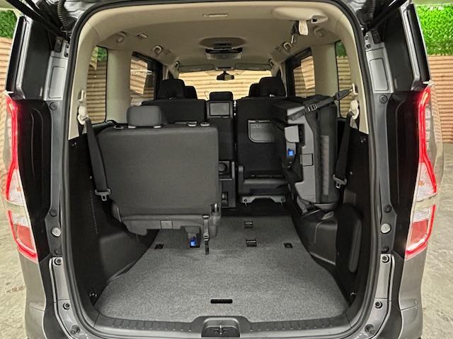 セレナ ハイウェイスターＶ　４ＷＤ　純正ワイドナビ　アラウンドビューモニター　後席モニター　両側電動スライドドア　レーダークルーズ　前席シートヒーター　ハンドルヒーター　ＬＥＤヘッドライト　純正１５インチアルミホイール（33枚目）