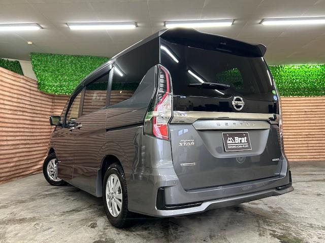 セレナ ハイウェイスターＶ　４ＷＤ　純正ワイドナビ　アラウンドビューモニター　後席モニター　両側電動スライドドア　レーダークルーズ　前席シートヒーター　ハンドルヒーター　ＬＥＤヘッドライト　純正１５インチアルミホイール（70枚目）