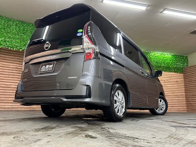 セレナ ハイウェイスターＶ　４ＷＤ　純正ワイドナビ　アラウンドビューモニター　後席モニター　両側電動スライドドア　レーダークルーズ　前席シートヒーター　ハンドルヒーター　ＬＥＤヘッドライト　純正１５インチアルミホイール（71枚目）