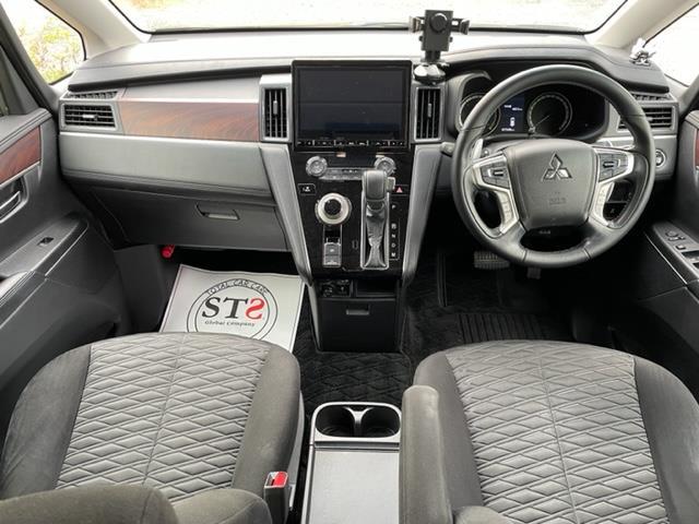 デリカＤ：５ Ｐ　４ＷＤ　衝突軽減ブレーキ　純正ナビＴＶ　全方位カメラ　両側電動スライドドア　電動リアゲート　純正１８インチアルミホイール　レーダークルーズ　前席シートヒーター　運転席電動シート　ＬＥＤヘッドライト（2枚目）