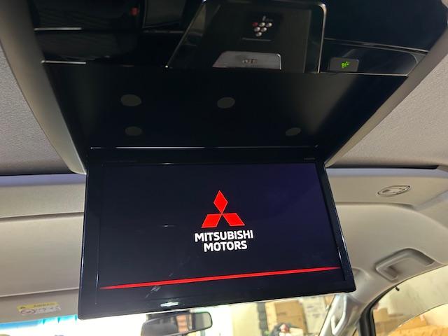 デリカＤ：５ Ｐ　衝突軽減ブレーキ　純正ナビＴＶ　全方位カメラ　両側電動スライドドア　電動リアゲート　リフトアップ　ナイトロパワーＭ７ファランクス（バレルブラック）１６インチＡＷ　レーダークルーズ　前席シートヒーター（8枚目）