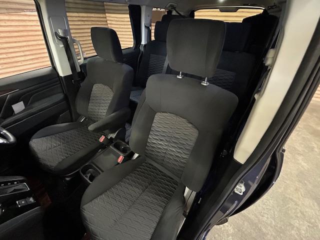 デリカＤ：５ Ｐ　衝突軽減ブレーキ　純正ナビＴＶ　全方位カメラ　両側電動スライドドア　電動リアゲート　リフトアップ　ナイトロパワーＭ７ファランクス（バレルブラック）１６インチＡＷ　レーダークルーズ　前席シートヒーター（27枚目）